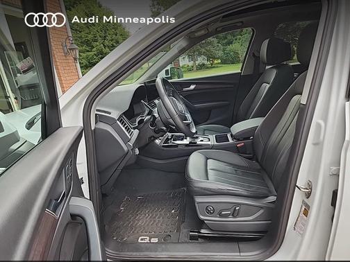 2022 Audi Q5 45 S line Premium Plus