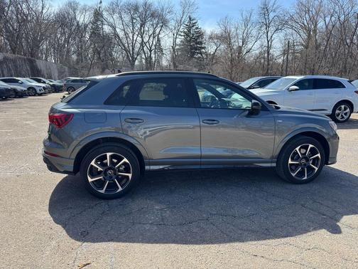 Daytona Gray Pearl Effect 2025 Audi Q3 45 S line Premium Plus