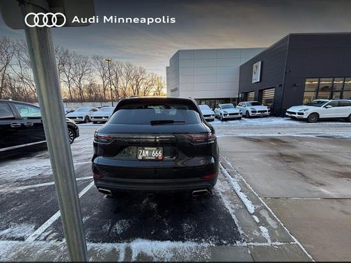 2022 Porsche Cayenne Cayenne