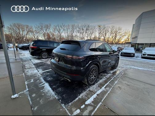 2022 Porsche Cayenne Cayenne
