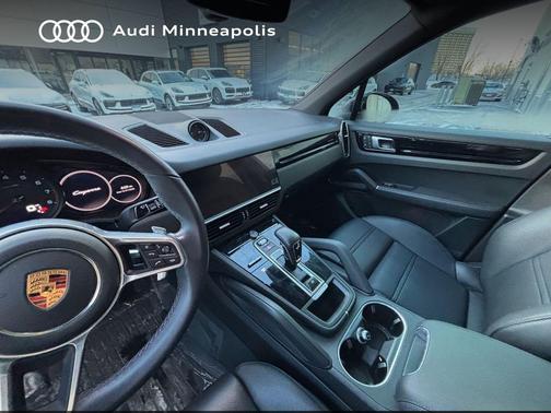 2022 Porsche Cayenne Cayenne
