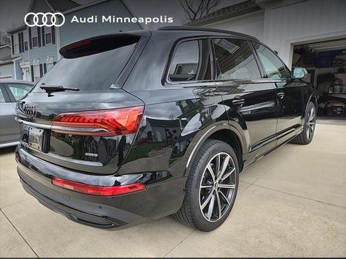 2022 Audi Q7 55 Premium Plus