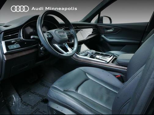 2022 Audi Q7 55 Premium Plus