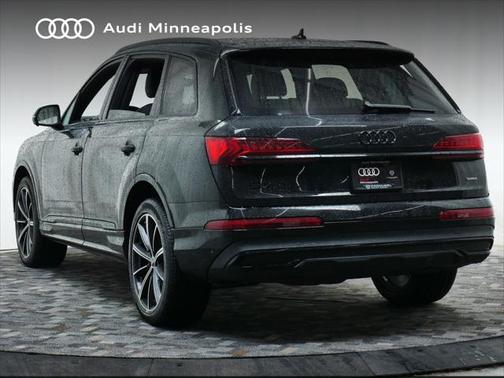 2022 Audi Q7 55 Premium Plus