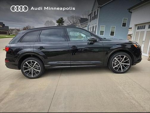 2022 Audi Q7 55 Premium Plus