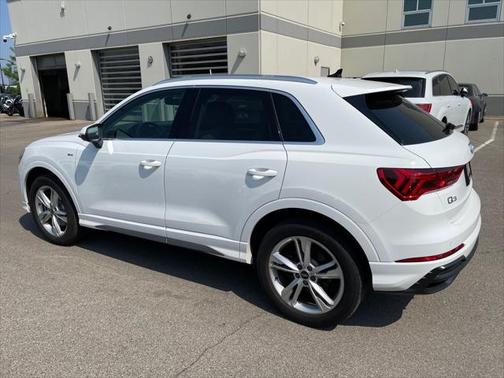 2022 Audi Q3 45 S line Premium