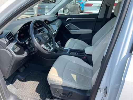 2022 Audi Q3 45 S line Premium