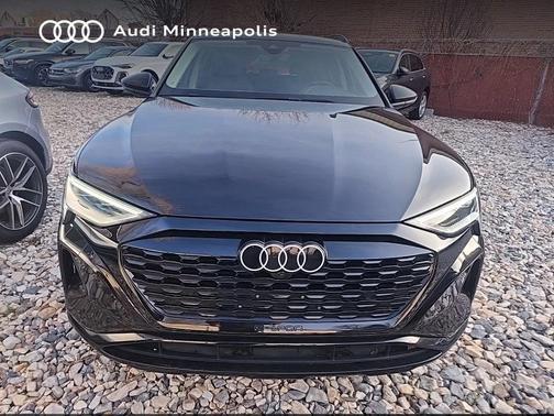 2024 Audi Q8 e-tron Premium