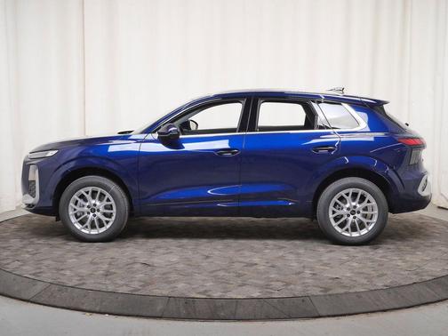 Navarra Blue Metallic 2026 Audi Q3 TFSI quattro S tronic