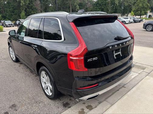 2021 Volvo XC90 T5 Momentum
