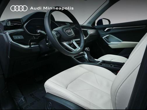 2025 Audi Q3 Premium 45 TFSI S line quattro Tiptronic