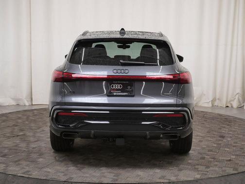 Tambora Gray Metallic 2026 Audi Q5 Premium Plus TFSI quattro S tronic