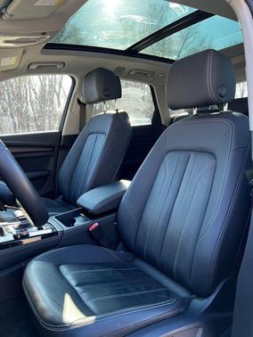 Daytona Gray Pearl Effect 2023 Audi Q5 45 S line Premium Plus