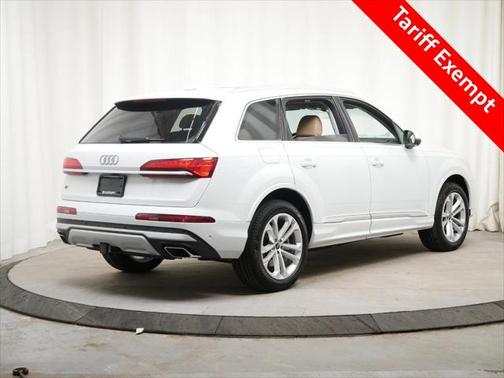 2025 Audi Q7 55 Premium Plus
