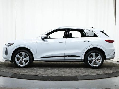 2025 Audi Q5 Premium Plus TFSI quattro S tronic