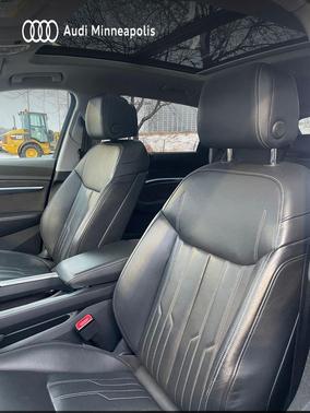 2019 Audi e-tron Premium Plus