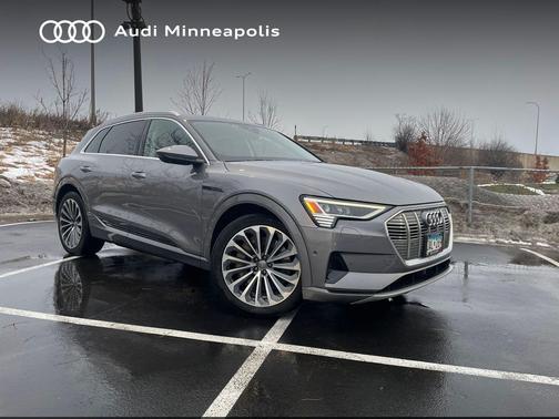 2019 Audi e-tron Premium Plus