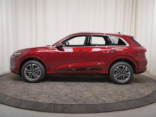 Grenadine Red Metallic 2026 Audi Q5 Premium Plus TFSI quattro S tronic