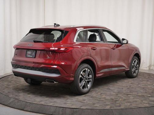 Grenadine Red Metallic 2026 Audi Q5 Premium Plus TFSI quattro S tronic