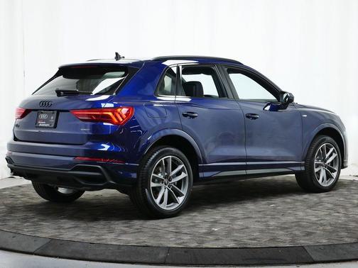2025 Audi Q3 Premium 45 TFSI S line quattro Tiptronic
