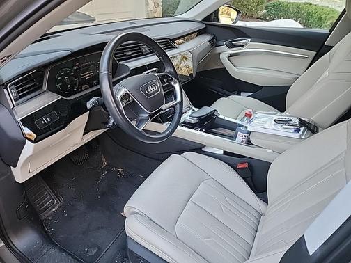 2024 Audi Q8 e-tron Prestige