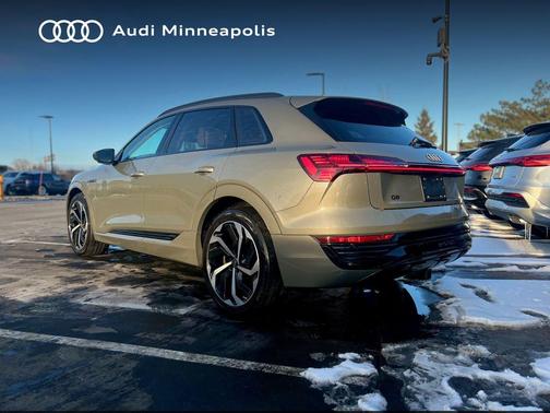 2024 Audi Q8 e-tron Prestige