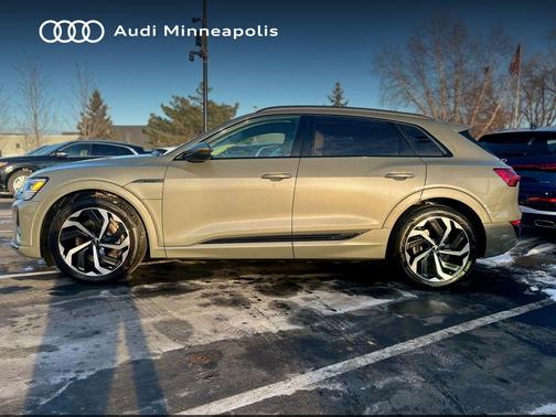 2024 Audi Q8 e-tron Prestige