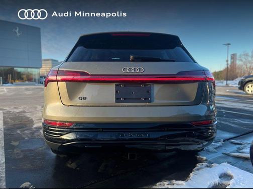 2024 Audi Q8 e-tron Prestige