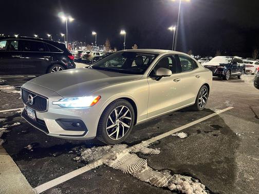 2019 Volvo S60 T6 Momentum