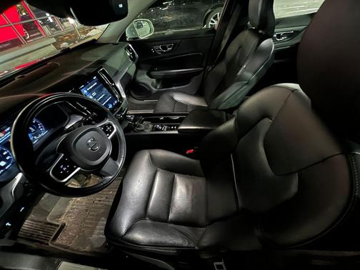 2019 Volvo S60 T6 Momentum
