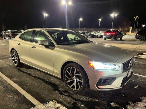 2019 Volvo S60 T6 Momentum