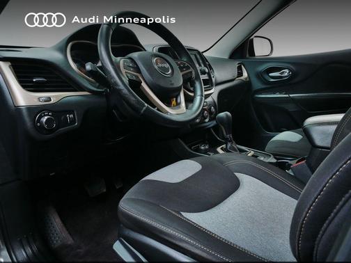 2016 Jeep Cherokee Altitude