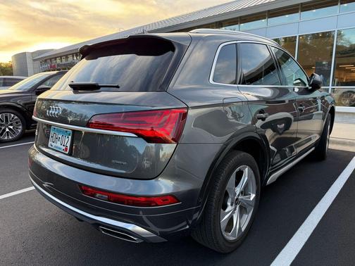 2022 Audi Q5 45 S line Prestige