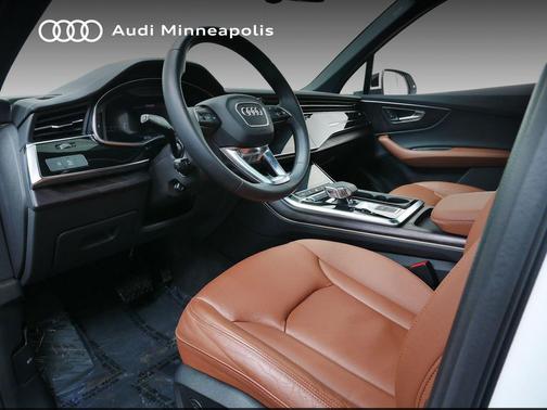 2023 Audi Q7 45 Premium