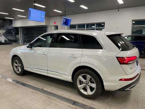 2023 Audi Q7 45 Premium