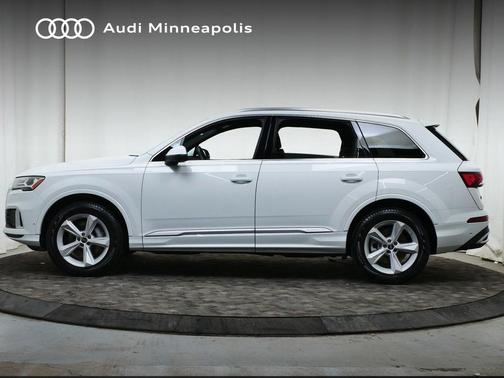 2023 Audi Q7 45 Premium