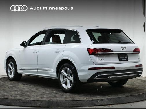 2023 Audi Q7 45 Premium
