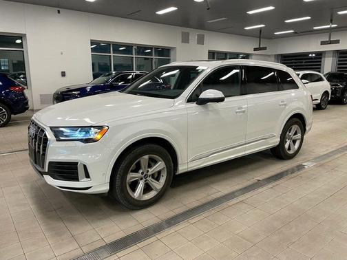 2023 Audi Q7 45 Premium