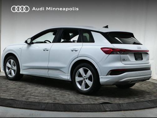 2024 Audi Q4 e-tron Premium Plus 55 quattro