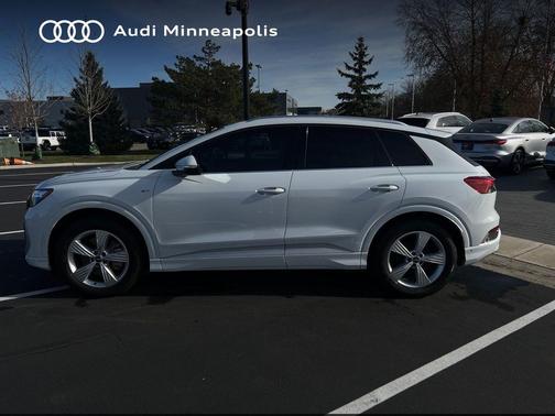 2024 Audi Q4 e-tron Premium Plus 55 quattro