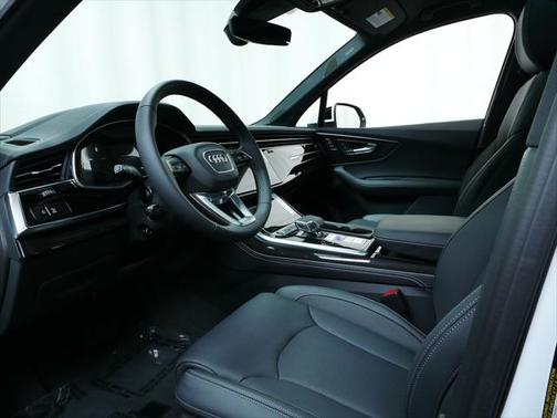 2025 Audi Q7 55 Prestige