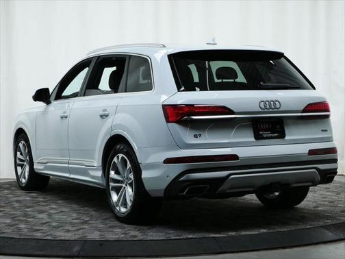 2025 Audi Q7 55 Prestige