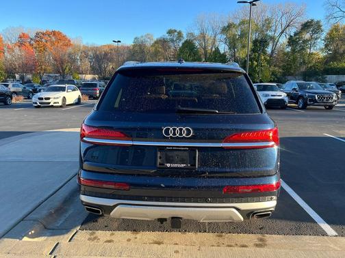 2025 Audi Q7 55 Premium Plus