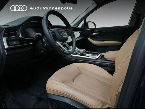 2025 Audi Q7 55 Premium Plus