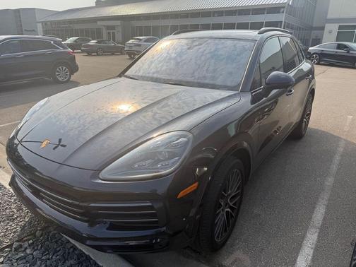 2023 Porsche Cayenne Platinum Edition