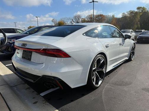 2024 Audi RS 7 4.0T Performance