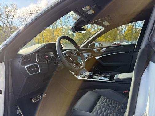 2024 Audi RS 7 4.0T Performance