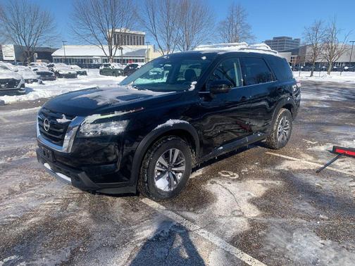 2023 Nissan Pathfinder SL 4WD