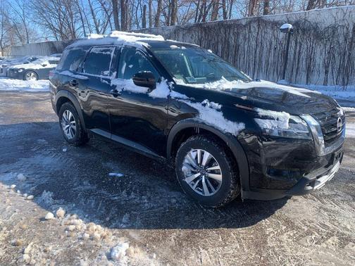 2023 Nissan Pathfinder SL 4WD