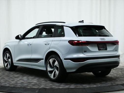 2025 Audi Q6 e-tron Premium Plus quattro